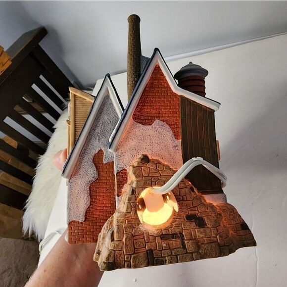 Department 56, New England Village, YANKEE JUD BELL CASTING, 5643-0 - Picture 5 of 9